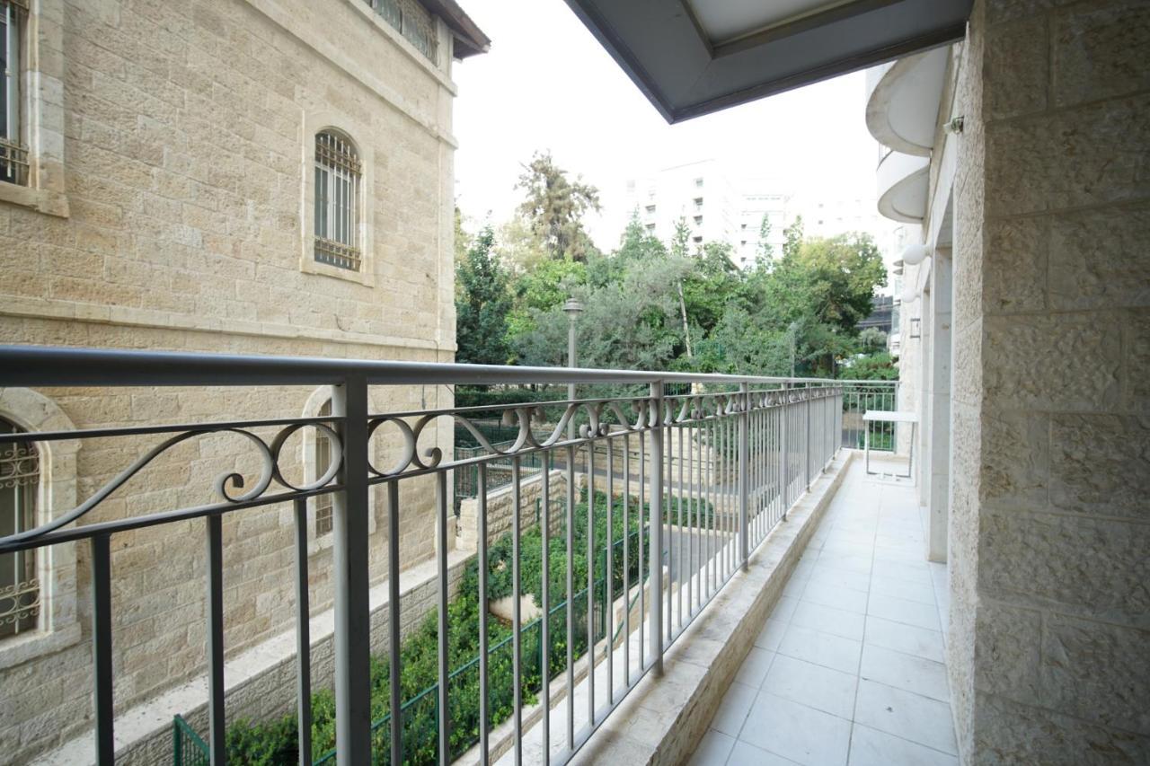 Harav Kuk Modern Apartment By Nimizz Иерусалим Экстерьер фото