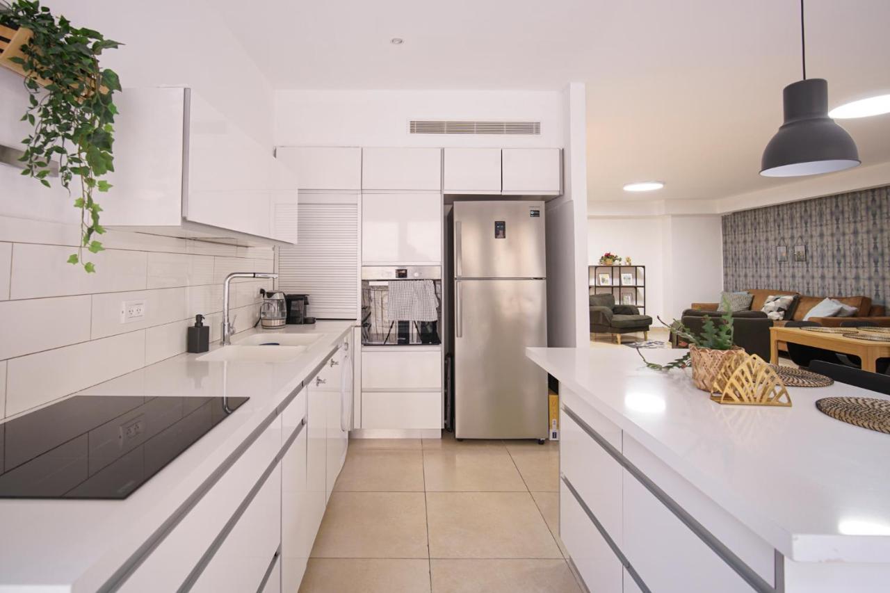Harav Kuk Modern Apartment By Nimizz Иерусалим Экстерьер фото